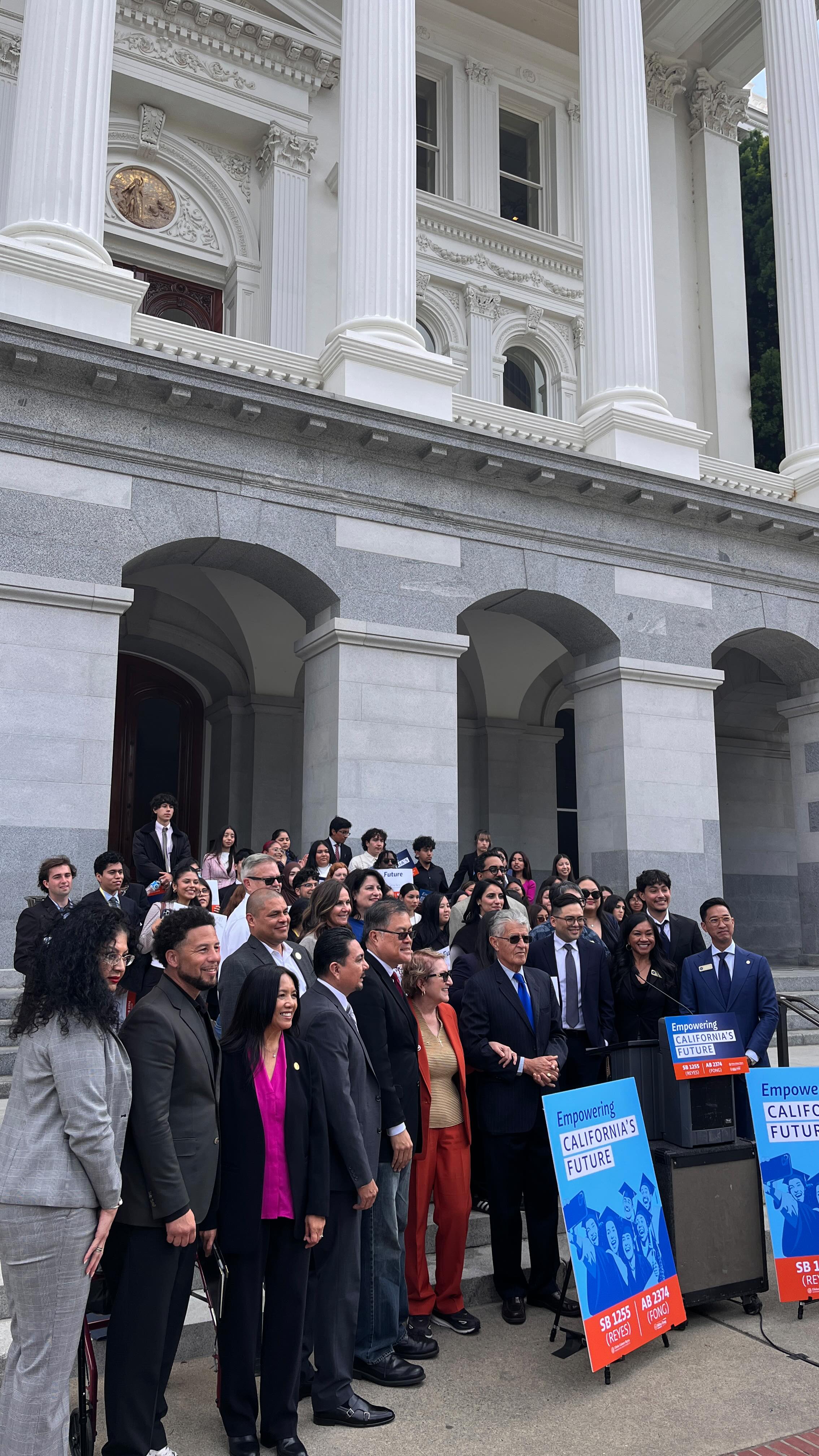 DON’T POKE THE BEARS. 

@ucstudents 

#LatineStudentAdvocacyDay2026 #Sacramento 